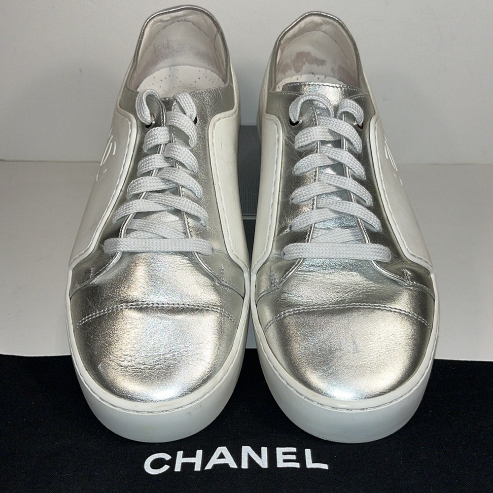 Authentic Chanel Interlocking Cc White Rubber Met… - image 3